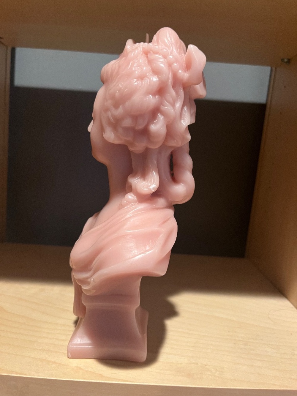 Cire Trudon Marie Antoinette bust candle in rose - Picture 5 of 16